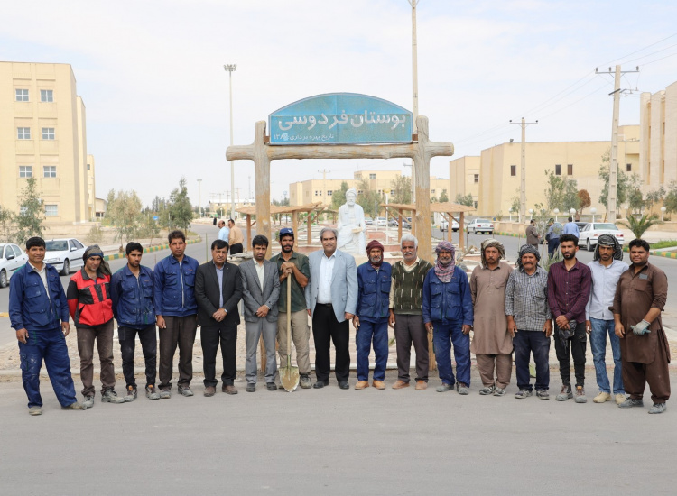 کاشت ۲۲۰ اصله نهال به یاد ۲۲ شهید خانواده دانشگاه زابل به مناسبت روز بزرگداشت شهدای والا مقام