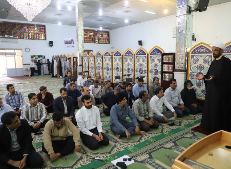 نشست بصیرت افزایی با موضوع سالروز فتح خرمشهر در مسجد دانشگاه و عطر افشانی یادمان شهدای گمنام دانشگاه زابل