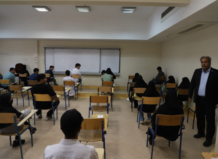 گزارش تصویری بازدید رئیس دانشگاه از برگزاری امتحانات پایان ترم